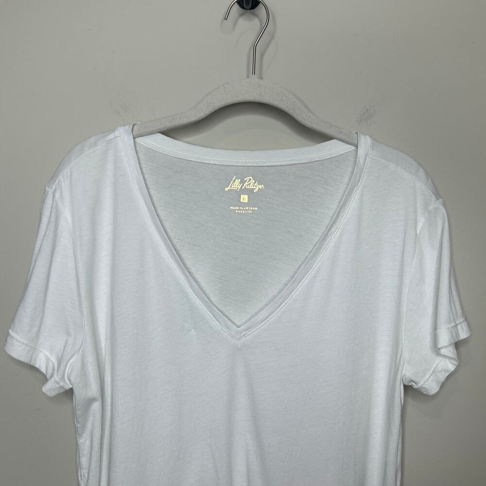 Lilly Pulitzer White V-Neck T-Shirt Size L Short Sleeves - Picture 2 of 9